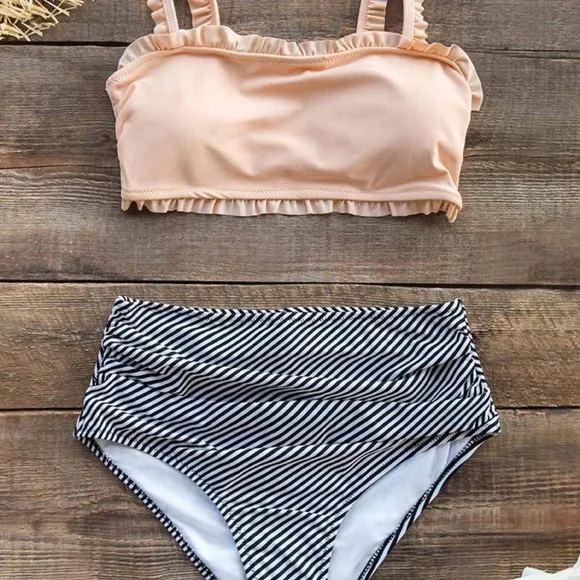CUPSHE Ruffle Bandeau Bikini With High Waisted Bottom NWT SM Peach Black White - Picture 5 of 17